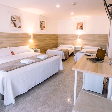 Hostal Gran Via ピント エクステリア 写真