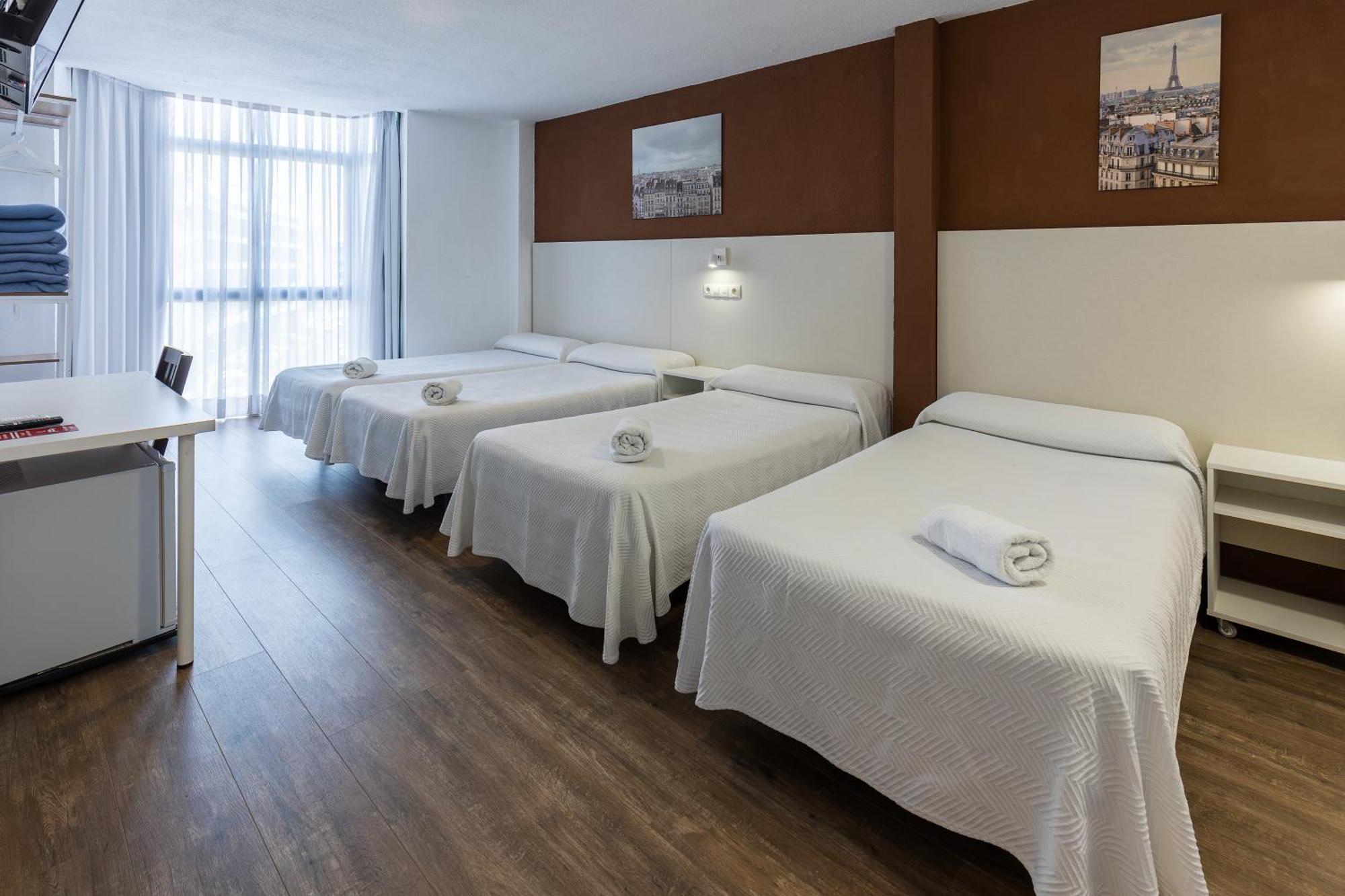 Hostal Gran Via ピント エクステリア 写真