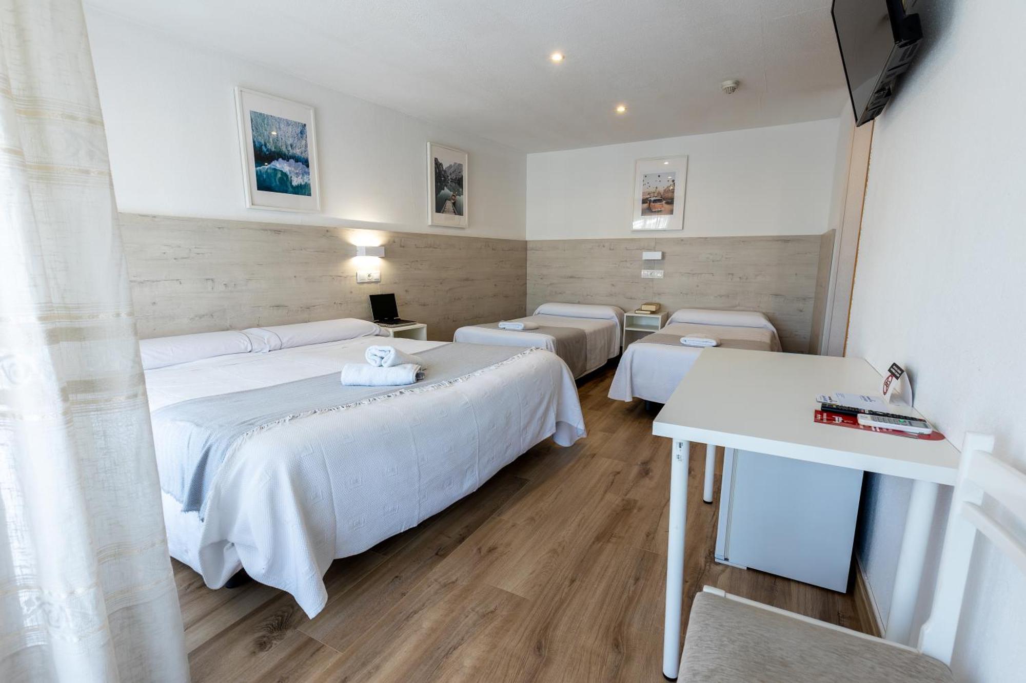 Hostal Gran Via ピント エクステリア 写真